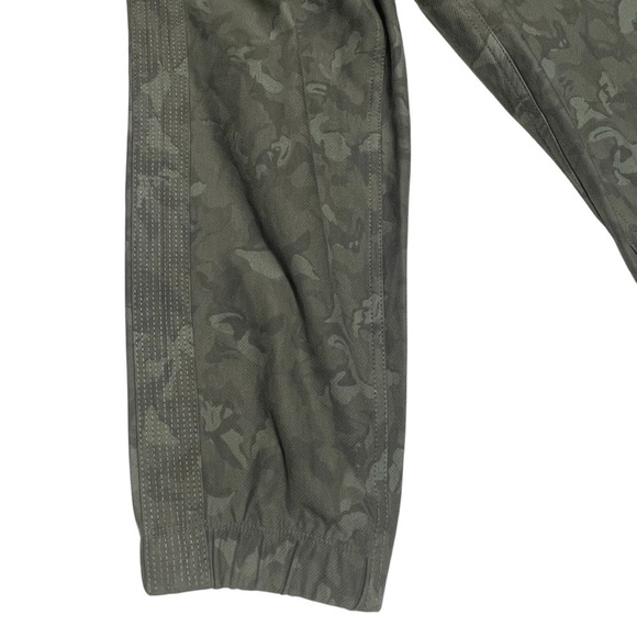Athleta Stratum Camo Olive Elastic Waist Farallon Jogger Size - Picture 6 of 14